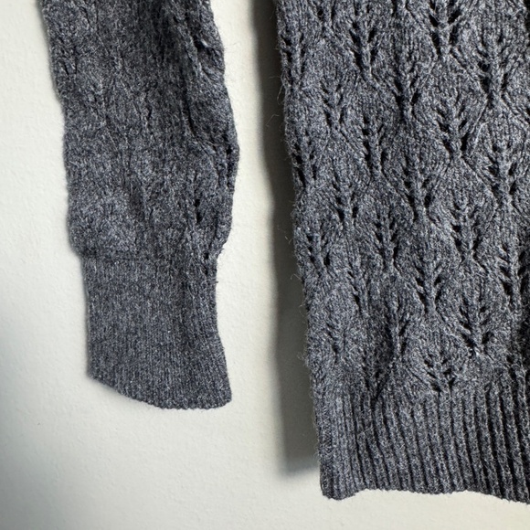 DKNY Jeans Women's Gray Knit Long Sleeve Lightweight Sweater Size Medium - Picture 2 of 8